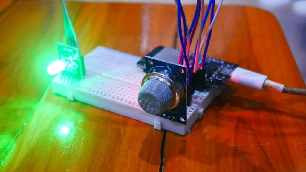 โปรเจค ESP32 เครื่องตรวจจับควัน เซนเซอร์ MQ-2 พร้อม Code Arduino IDE